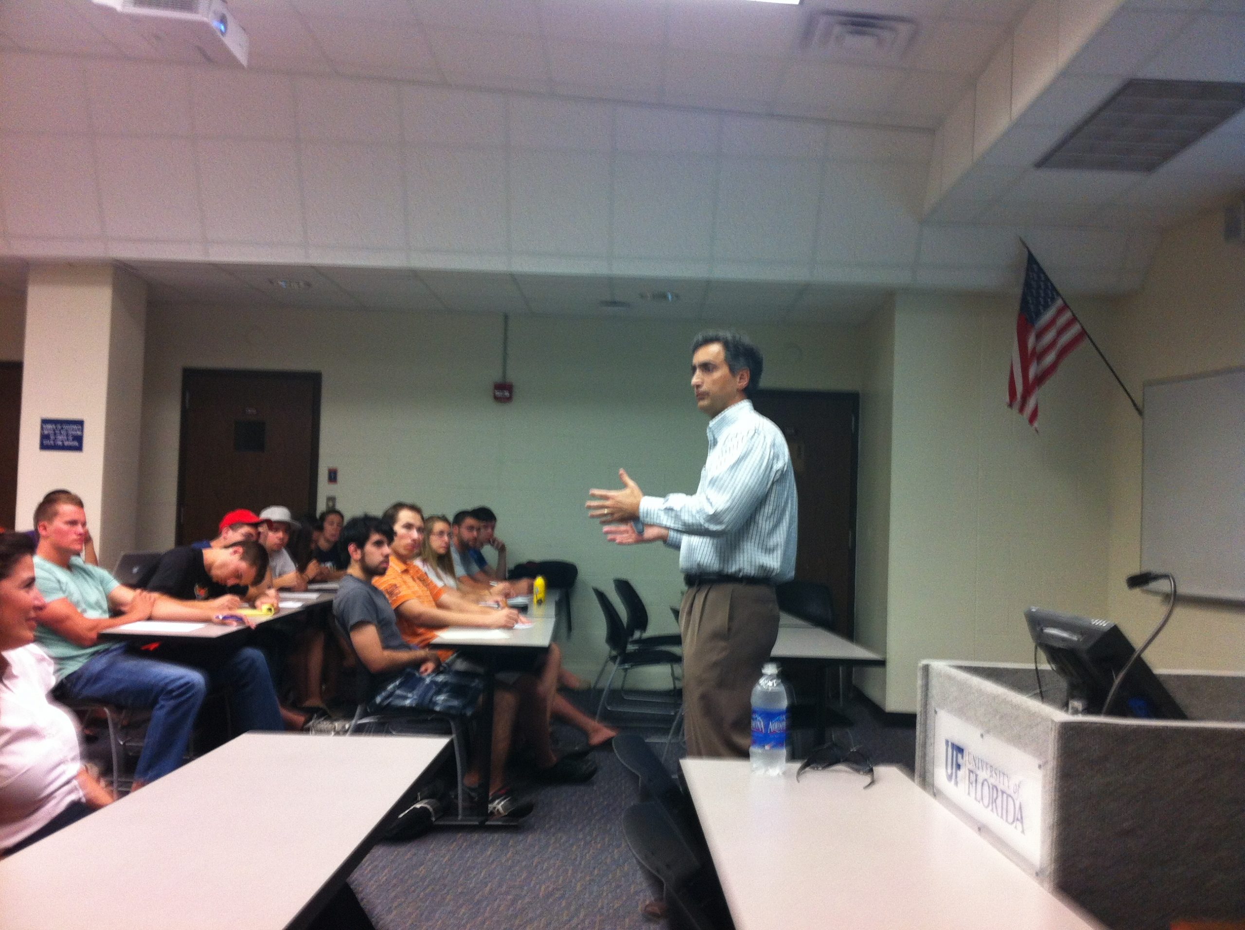 Dr. Jose Nunez delivers a lecture