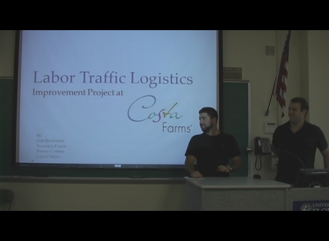 Students give a presentation on Labor Traffic Logistics